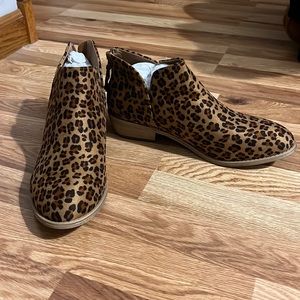 Cheetah booties! Never worn!!